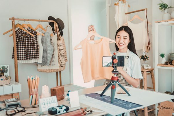 ファッション好き必見！SNSを仕事にする職種と必要なスキルまとめ